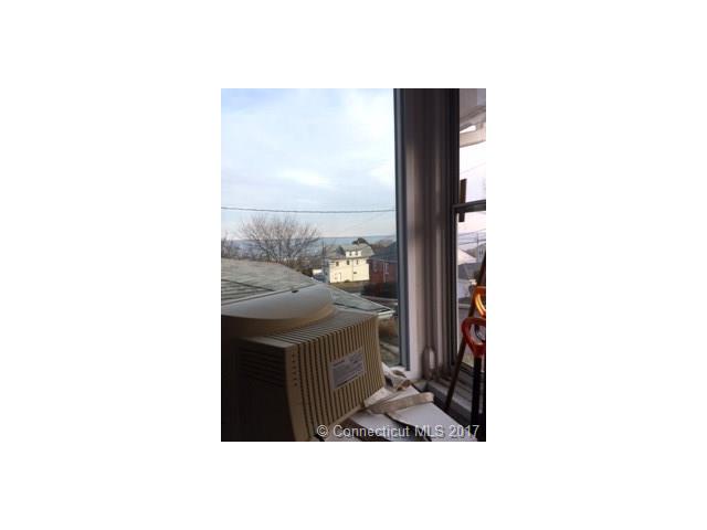 79Dawson Ave, West Haven, CT 06516