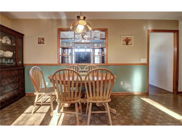 56Sycaway St, West Haven, CT 06516