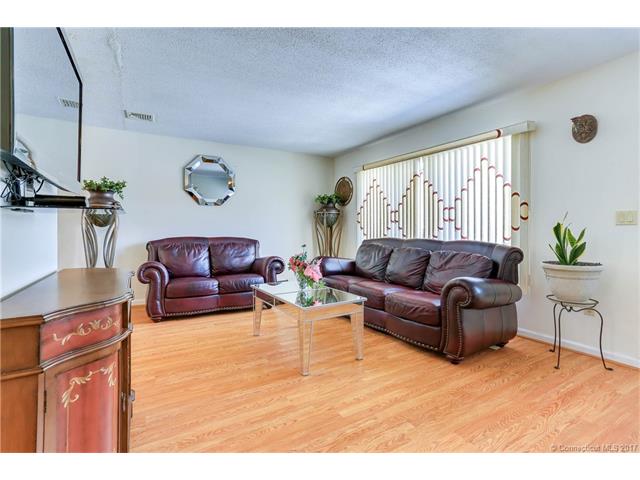 18 Miami St, W Haven, CT 06516