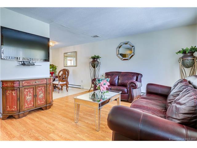 18 Miami St, W Haven, CT 06516
