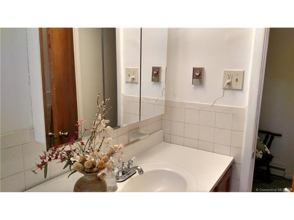 1730 State Street, Hamden, CT 06517