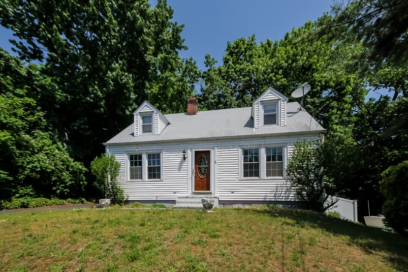23 Daniel Rd, Hamden, CT 06517