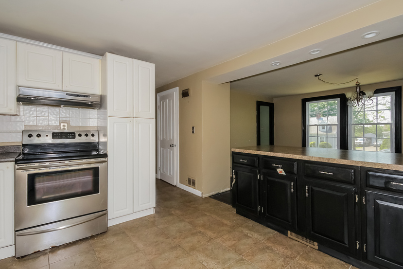 23 Daniel Rd, Hamden, CT 06517