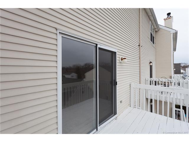 2390 State St, Hamden, CT 06517