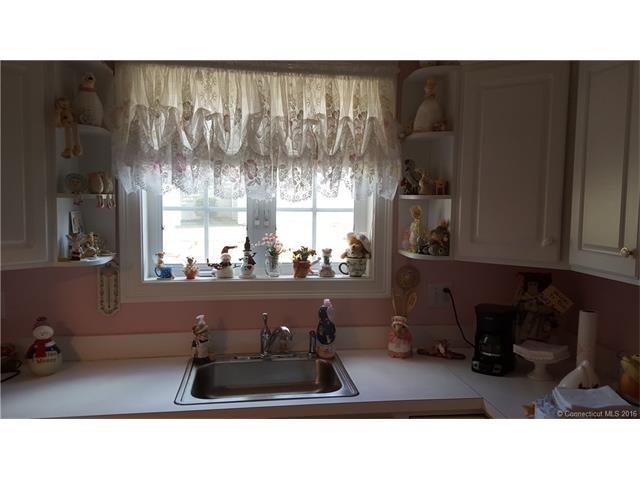 157Leeder Hill Dr #708, Hamden, CT 06517