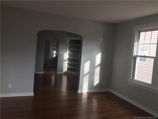 15 Barraclough Ave, Hamden, CT 06517