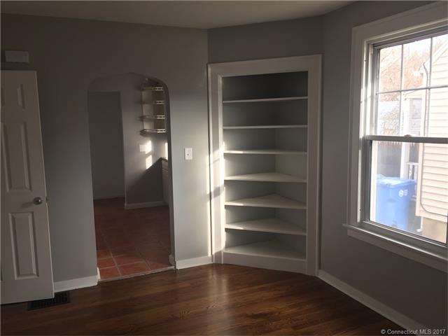 15 Barraclough Ave, Hamden, CT 06517