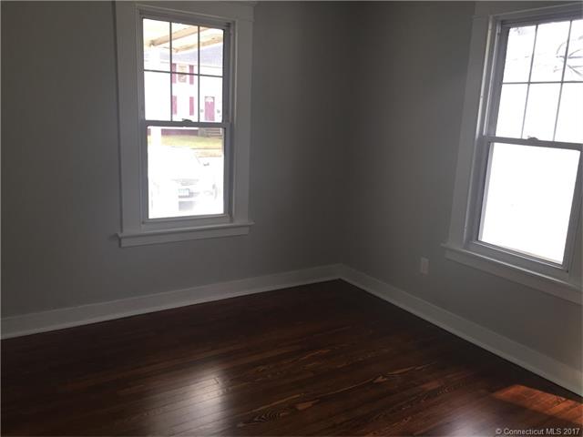 15 Barraclough Ave, Hamden, CT 06517