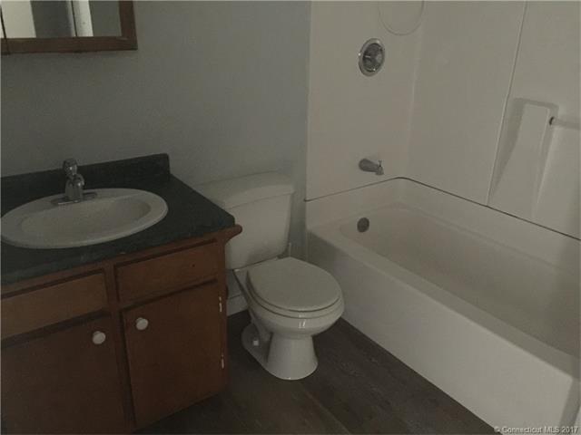 15 Barraclough Ave, Hamden, CT 06517