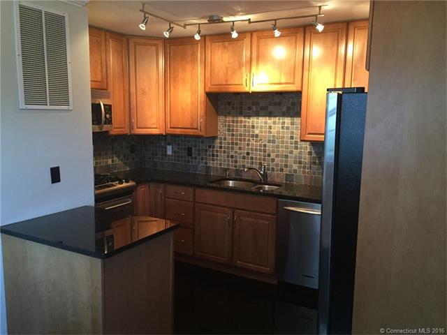 2720 State St, Hamden, CT 06517