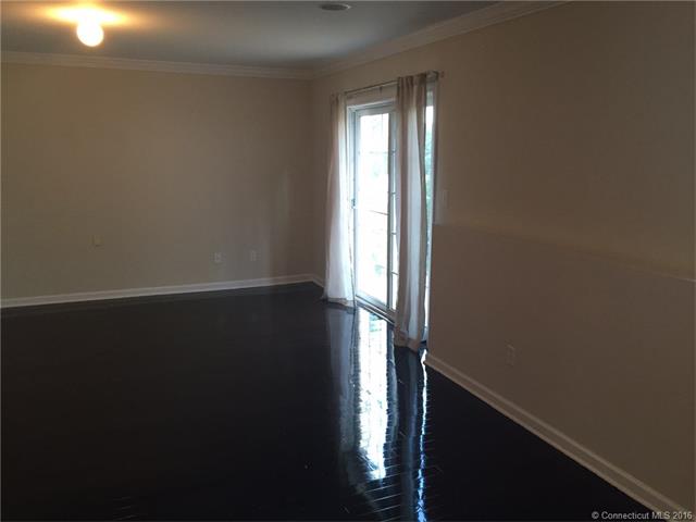 2720 State St, Hamden, CT 06517