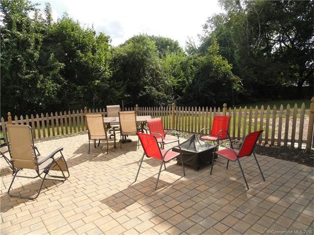 141London Dr, Hamden, CT 06517
