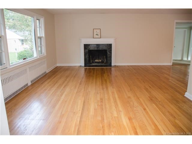 51Robinwood Rd, Hamden, CT 06517