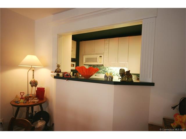 42North Lake Dr #F1, Hamden, CT 06517