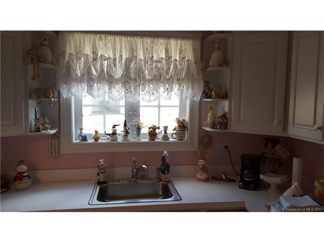 157Leeder Hill Dr #708, Hamden, CT 06517