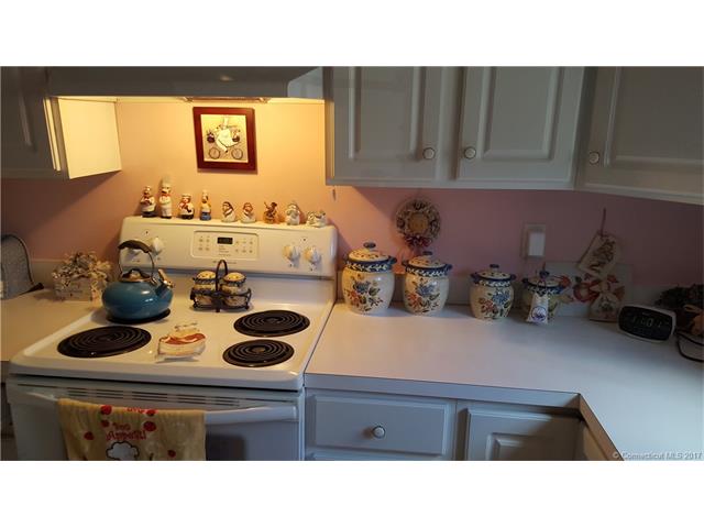 157Leeder Hill Dr #708, Hamden, CT 06517