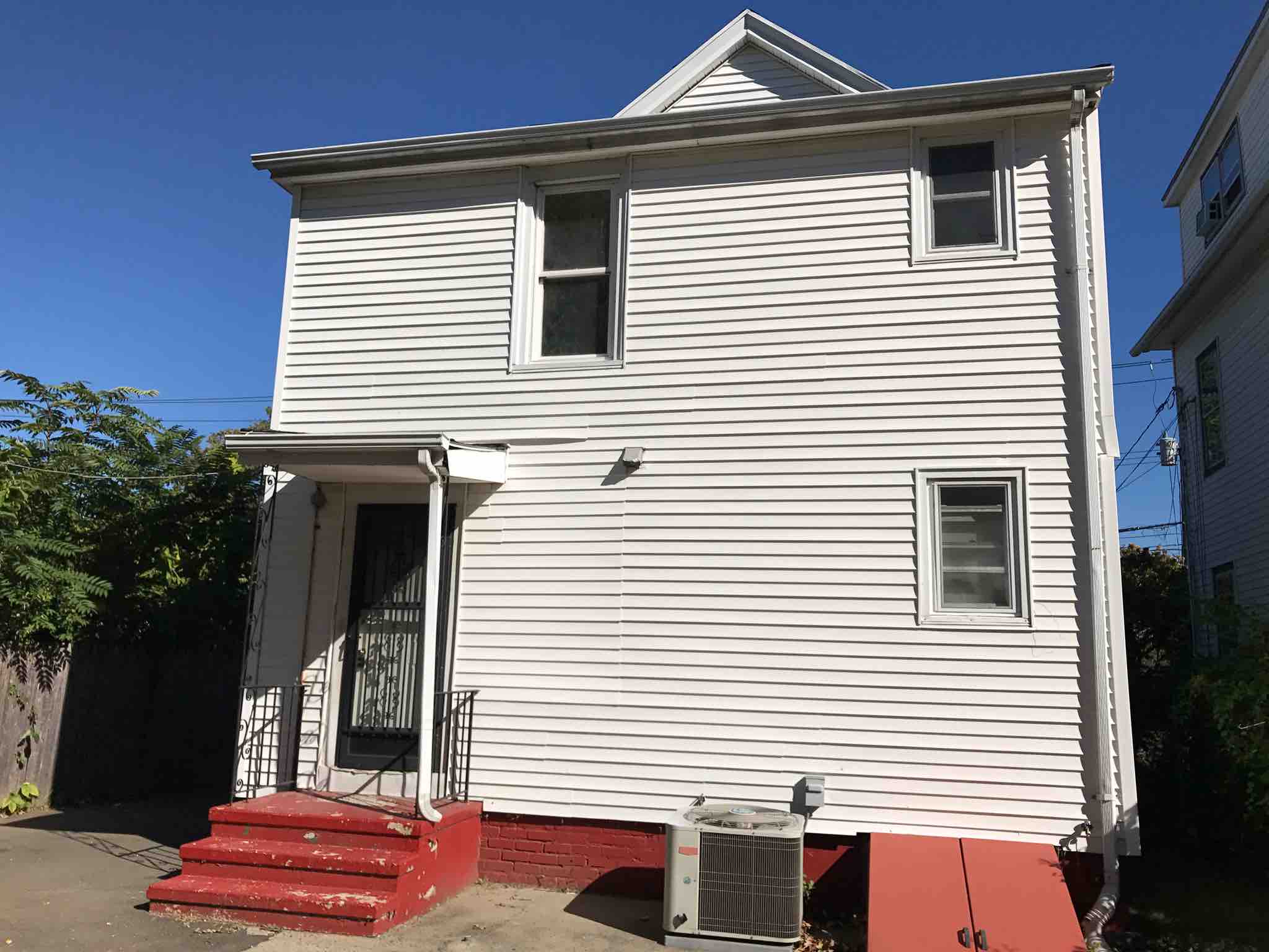 384 Morse StHamden, CT, 06517New Haven County