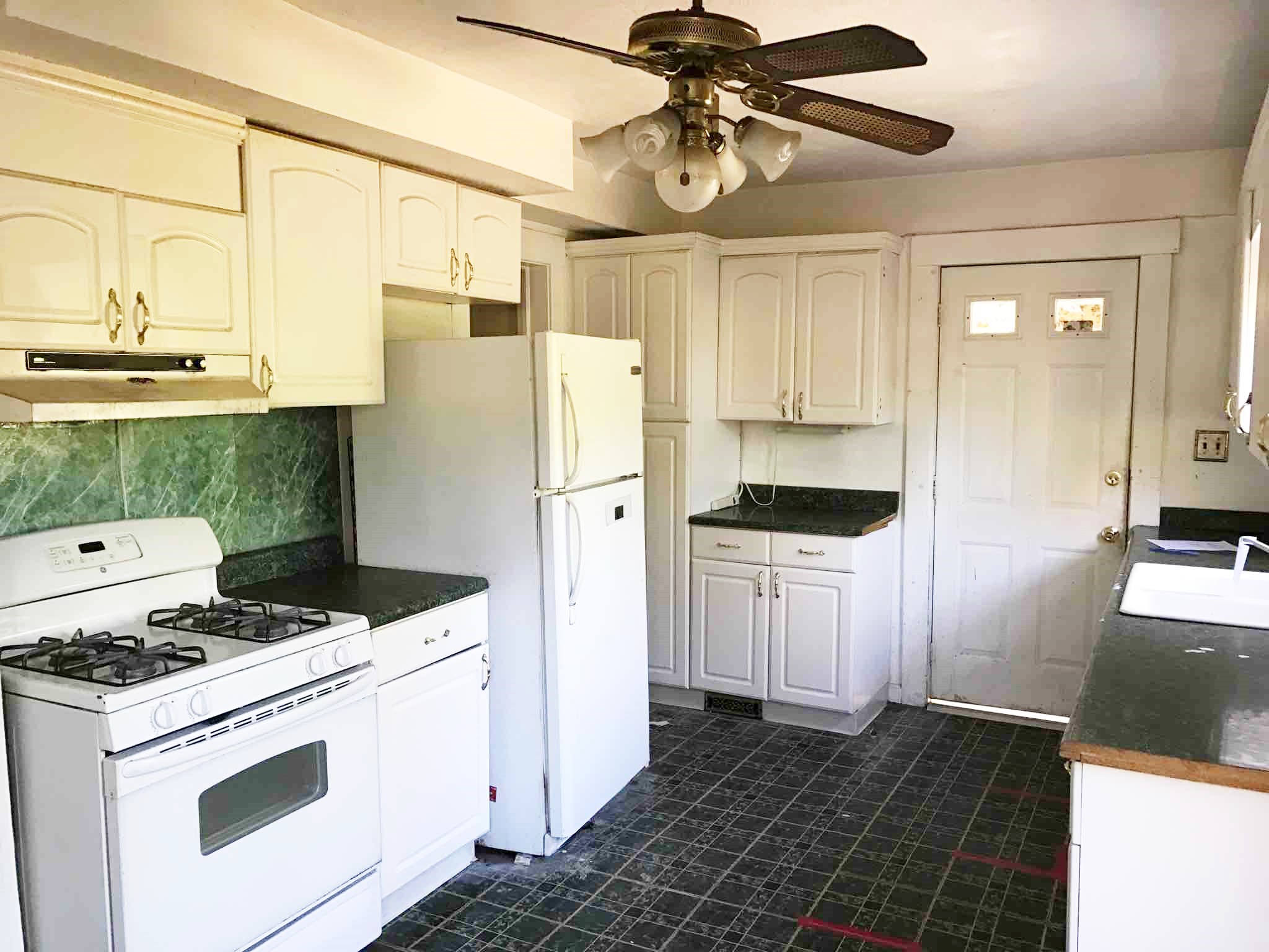 384 Morse StHamden, CT, 06517New Haven County