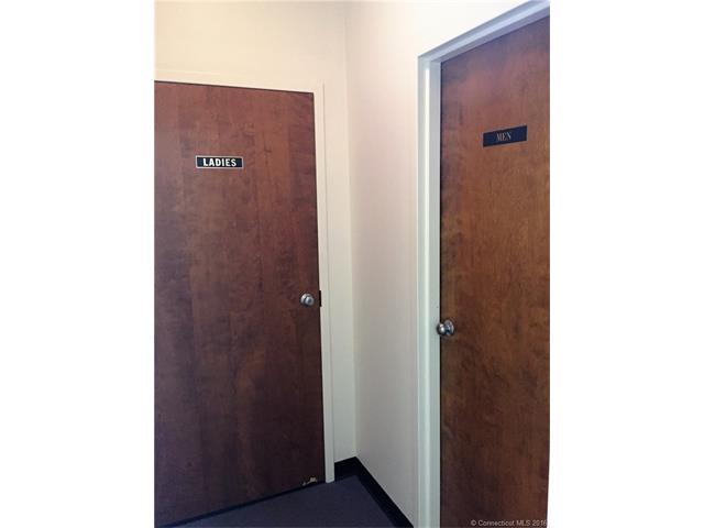 10 Broadway, Hamden, CT 06518
