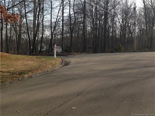 61North Woods Rd, Hamden, CT 06518