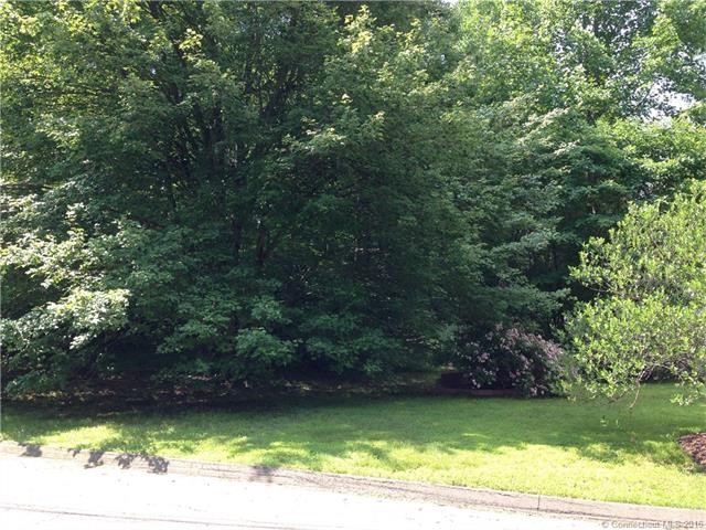 61North Woods Rd, Hamden, CT 06518