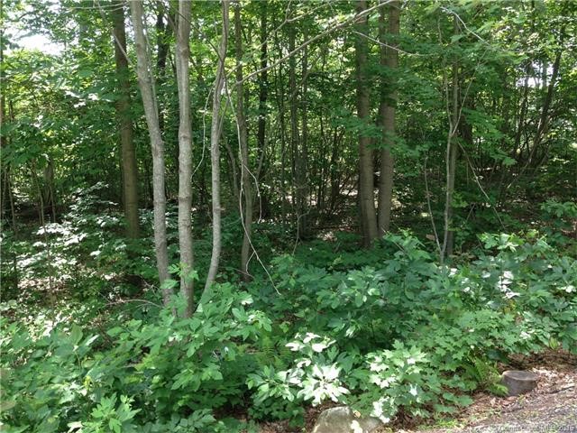 61North Woods Rd, Hamden, CT 06518