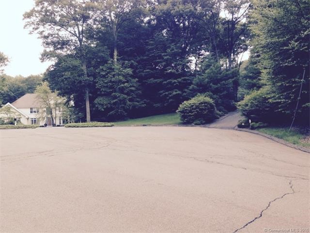 61North Woods Rd, Hamden, CT 06518