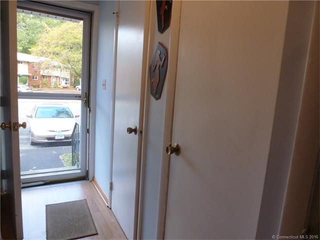 76 Worth, Hamden, CT 06518