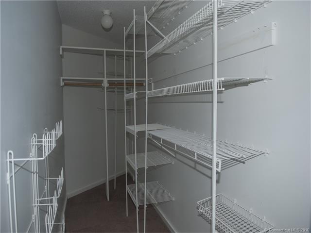 75 Washington Ave, Hamden, CT 06518