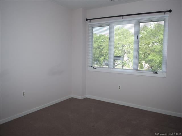 75 Washington Ave, Hamden, CT 06518