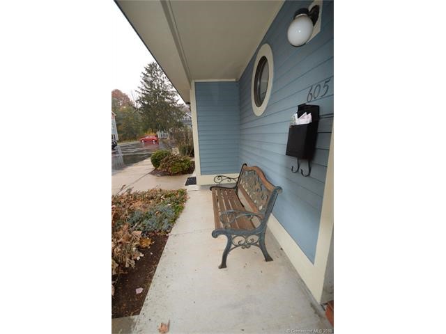 3208 Whitney Ave #605, Hamden, CT 06518