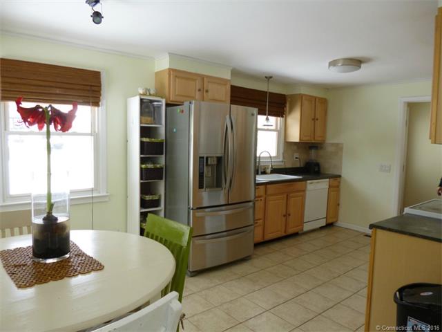 80Macarthur Dr, Hamden, CT 06518