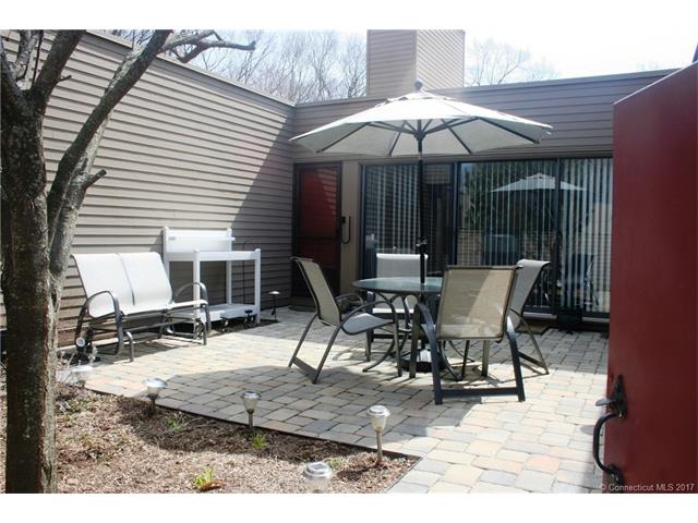 19Charlton Hill Rd #19, Hamden, CT 06518