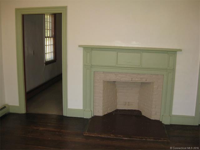562 Amity Rd, Bethany, CT 06524