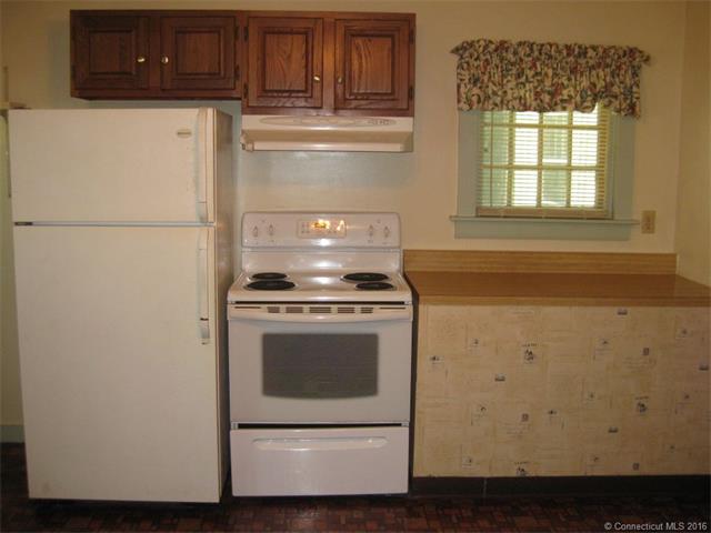 562 Amity Rd, Bethany, CT 06524