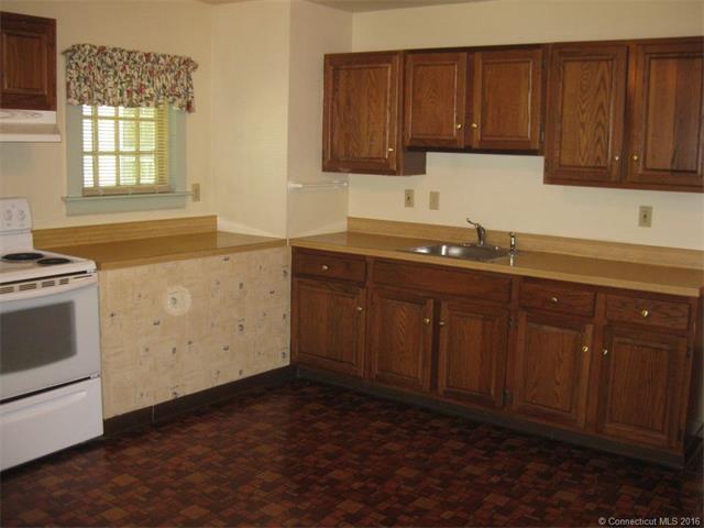 562 Amity Rd, Bethany, CT 06524