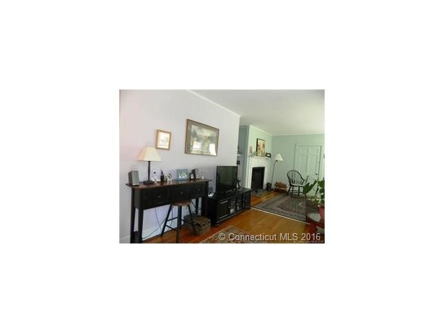 21Sperry Rd, Bethany, CT 06524