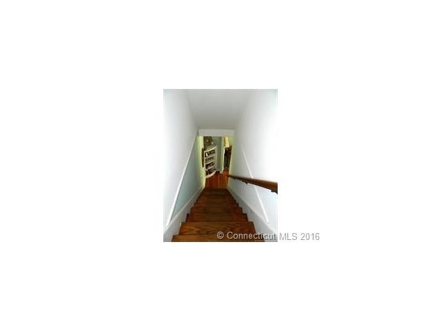 21Sperry Rd, Bethany, CT 06524