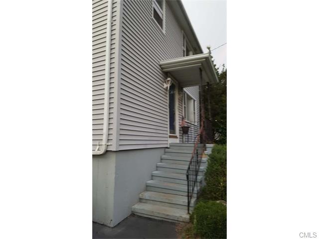 31 Manila Avenue, Woodbridge, CT 06525