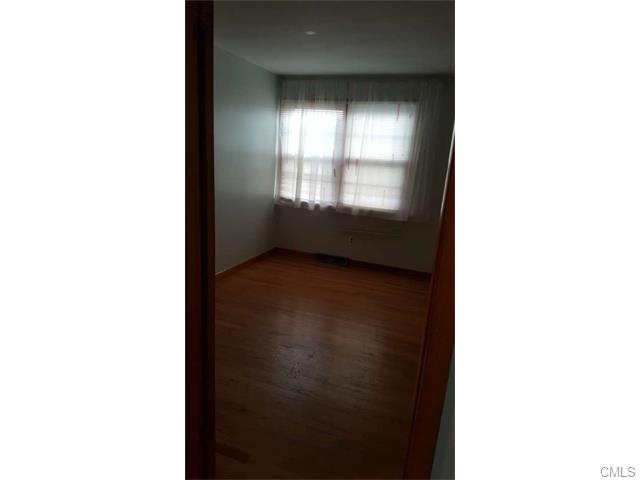 31 Manila Avenue, Woodbridge, CT 06525