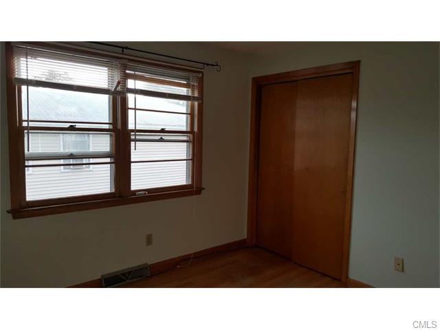 31 Manila Avenue, Woodbridge, CT 06525