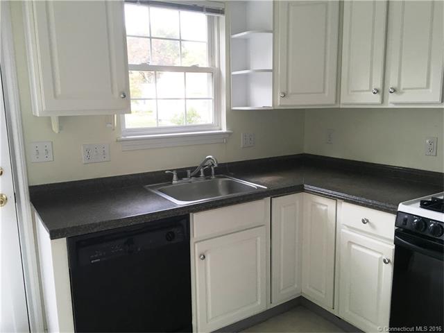 17 Mettler St, Woodbridge, CT 06525