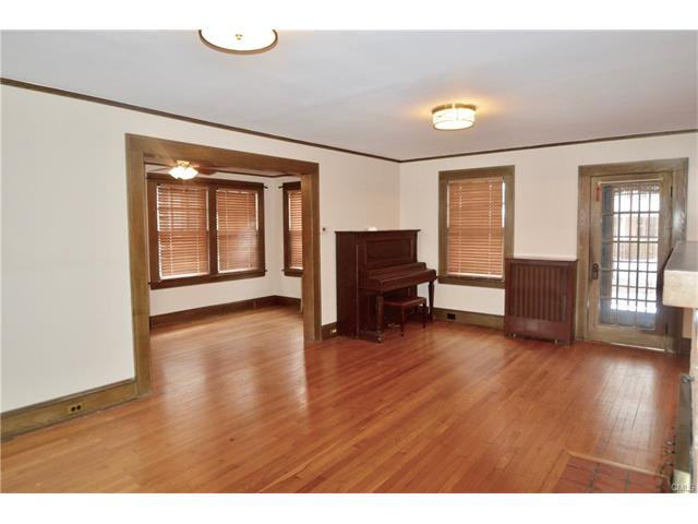 151 Aldine Avenue, Bridgeport, CT 06604