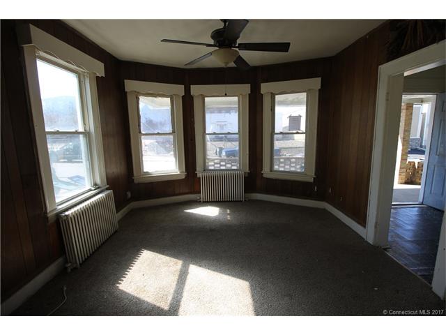 304- 306 Center St, Bridgeport, CT 06604