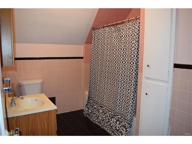 585 Colorado Avenue, Bridgeport, CT 06605
