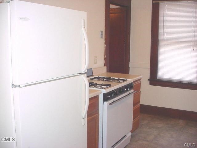 76 Harborview Avenue, Bridgeport, CT 06605