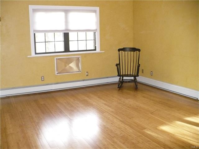 37 Enid Street North, Bridgeport, CT 06606