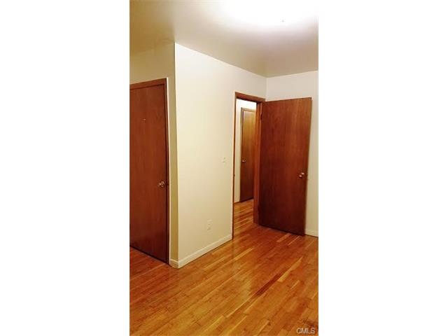 8 Wing Street, Bridgeport, CT 06606