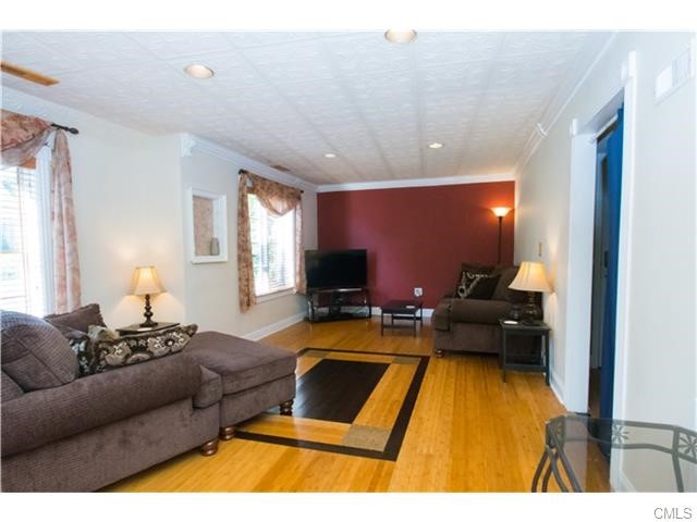 557A Queen Street, Bridgeport, CT 06606