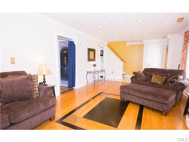 557A Queen Street, Bridgeport, CT 06606